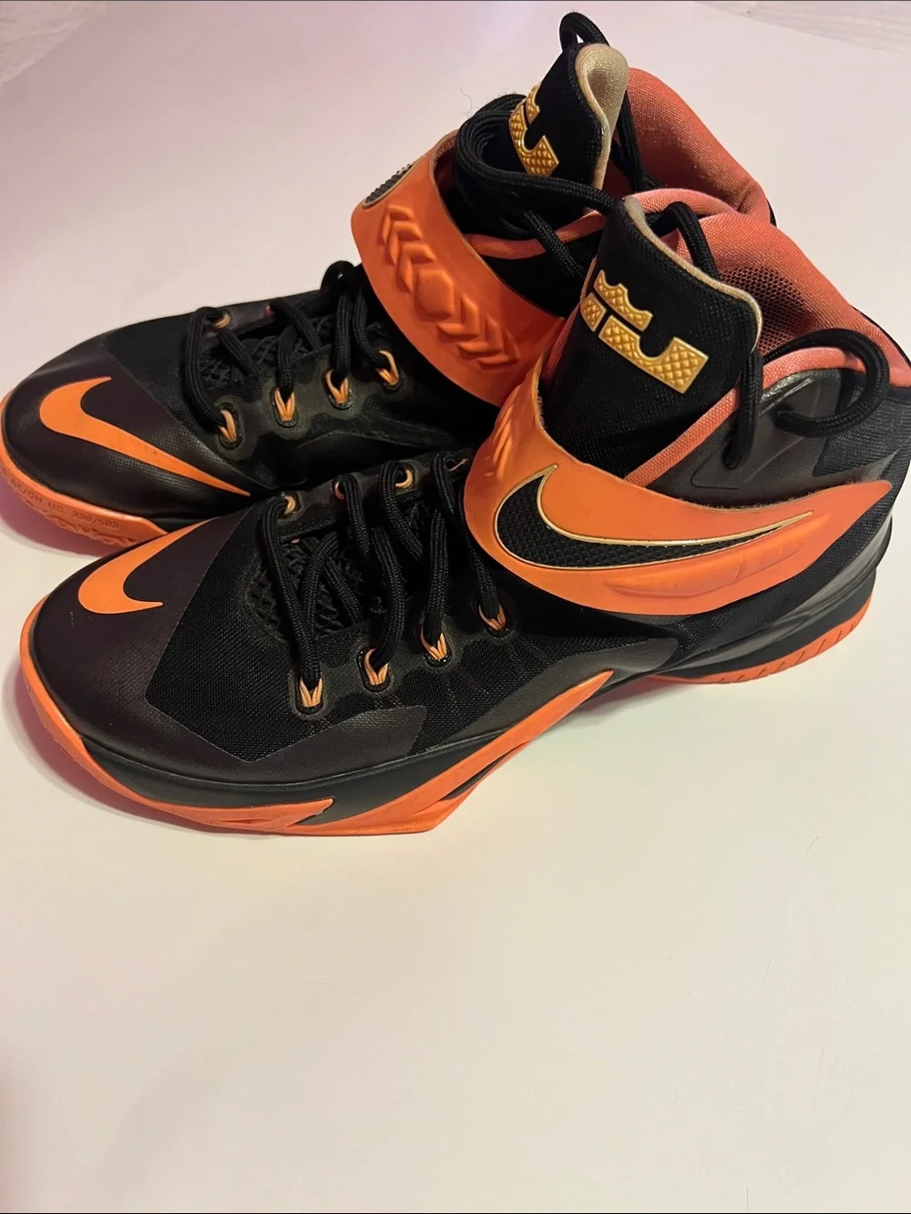 NIKE LeBron Soldier 8 Basketball Sneakers Men’s Size 12